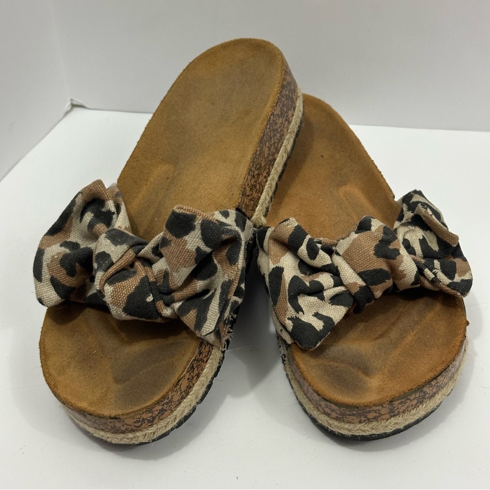 Leopard Bow Platform Espadrille Sandals. Women’s size 7.5